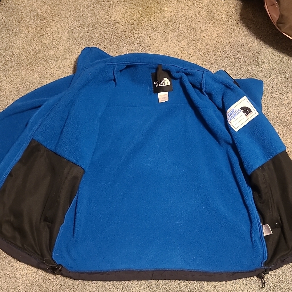 The North Face Black and Blue Fleece Jacket - Picture 10 of 10
